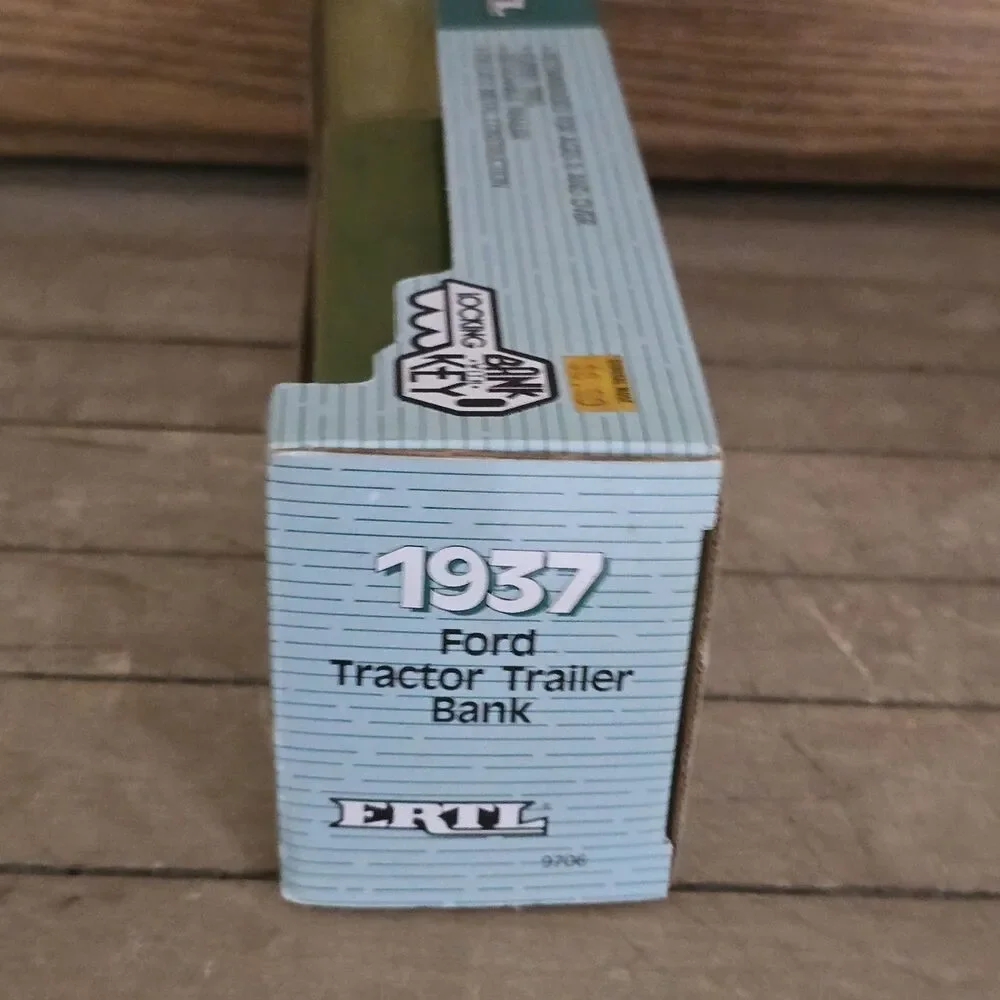 ERTL WINN DIXIE 1937 Ford Tractor Trailer Bank Green Limited #9706 1:43 1988